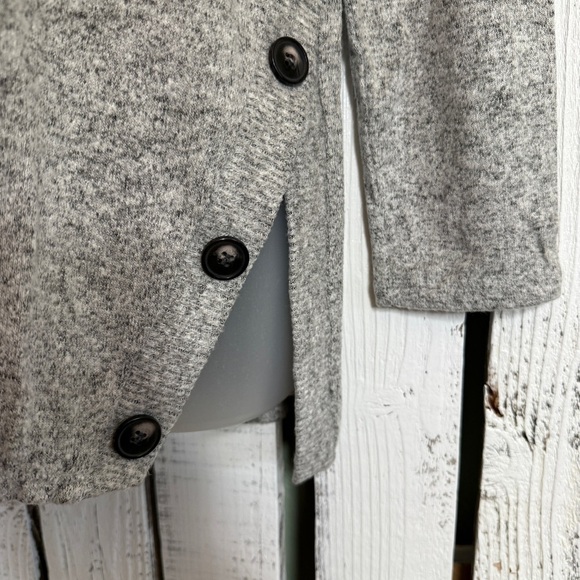 Apt. 9 Cozy Soft Sweater Top Gray Women Size Small Relax Fit Lightweight Buttons - Picture 6 of 10